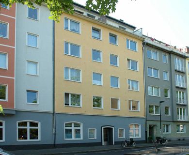 Großzügige, renovierte 2 Zimmer-Wohnung mit Balkon im Herzen von Düsseldorf-Pempelfort !