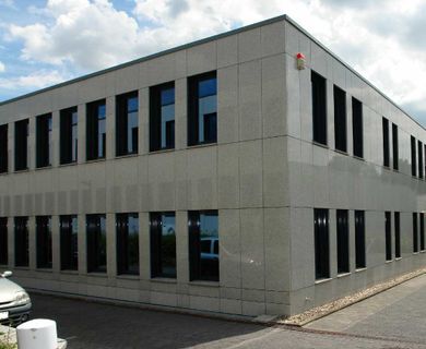 Ratingen-Lintorf: Hochwertiges Bürogebäude – Provisionsfrei*