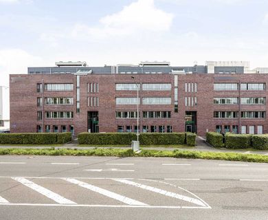 Ratingen-West: Moderne Büroflächen in Flughafennähe (Bj. 2003)