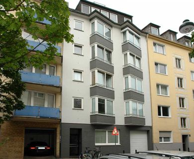 Düsseldorf-Friedrichstadt: Helle 5 Zi.-Eigentumswohnung mit Balkon in direkter Nähe zur Königsallee!