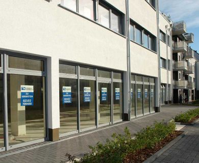 Neubau – Modernes Ladenlokal in publikumswirksamer Lage von Ratingen-Mitte !