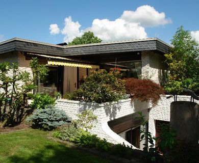 Wohlfühloase in Ratingen – Erstklassiger Bungalow mit Traumgarten und Schwimmbad