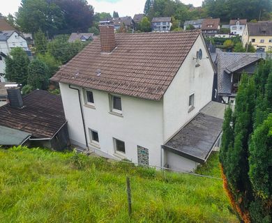 Gepflegtes Ein-/Zweifamilienhaus mit Garage und Gartengrundstück!
