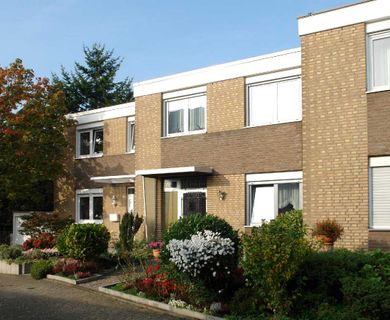 Sehr gepflegtes Einfamilienhaus mit sonnigem Garten und Grünblick im Ratinger Westen !
