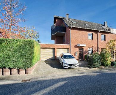 Individuelle 4-Zimmer-Maisonette-Eigentumswohnung mit Balkon und Einzelgarage in Ratingen-Lintorf!