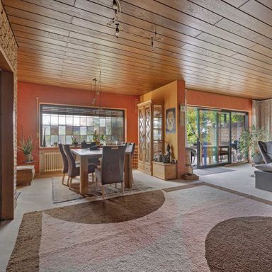 Bezugsfreier Bungalow mit Einliegerwohnung auf sonnigem Grundstück in Ratingen-Hösel