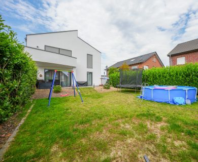 Modern, hell, privat: Traumwohnung mit Terrasse & eigenem Garten