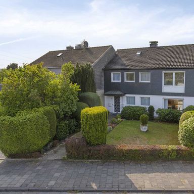 Geräumiges Ein-/Zweifamilienhaus mit Garage in Ratingen-Breitscheid