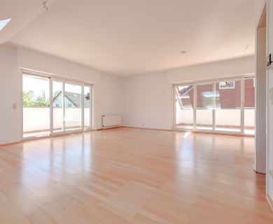 Gemütliche Dachgeschosswohnung 126 m² Wohnfläche + 20 m² Zusatzfläche + XXL Garten *provisionsfrei für Käufer*