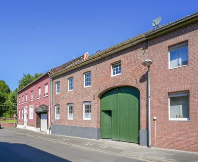 Historisches Reihenmittelhaus mit Charme, großem Grundstück & viel Potential für kreative Köpfe