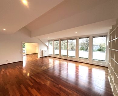 Düsseldorf-Stockum: Großzügige 2,5-Zimmer-Wohnung mit Balkon und Einbauküche!