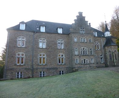 Wohnen zur Miete in einer Burg? 4-Zimmer Wohnung in der Burg Volperhausen! - Foto 2