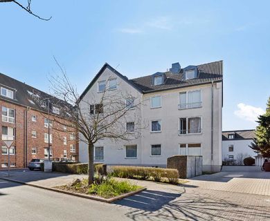 Großzügige 3-Zimmer-Wohnung im DG mit Balkon