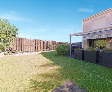 Familienglück auf 130 m²: 5 Zimmer, Tageslichtbad, G-WC, Kamin, großer Garten und Garage