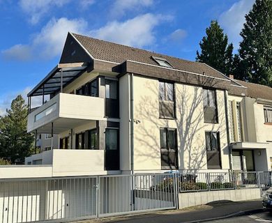 VERKAUFSTART in Schlebusch: 
Top gepflegtes Zweifamilienhaus, 2 Garagen, schöner Garten uvm.