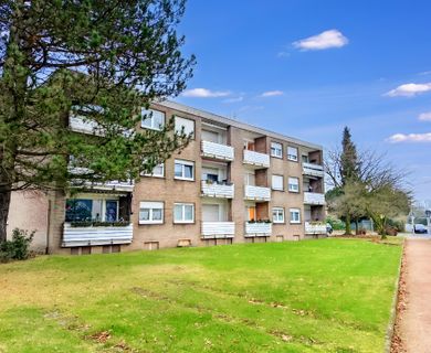 NETTETAL – SELTENE GELEGENHEIT! 12-PARTEIENHAUS MIT 4 GARAGEN ZU KAUFEN