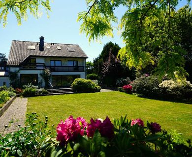 Ratingen-Mitte: Traumhaftes Haus auf großem Grundstück in bester Lage