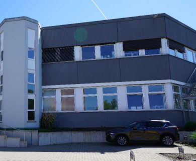 Modernisierte und großzügige Büro-/ Praxisfläche mit flexibler Aufteilung