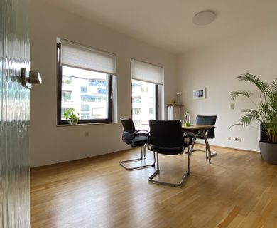 ZENTRAL GELEGENES BÜRO IM HERZEN DER KREFELDER INNENSTADT ZU VERMIETEN!