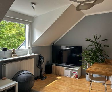 Gemütliche Dachgeschosswohnung mit Balkon – Hier wartet Ihr neues Zuhause auf Sie