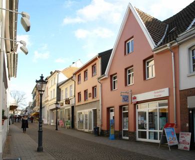 Kleines Wohn-/Geschäftshaus in der Ratinger Fußgängerzone!
