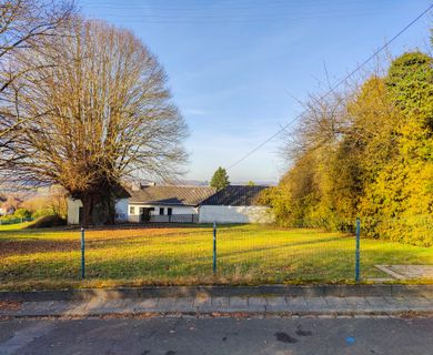 Attraktiver Bauplatz mit ehemaligem Backes unweit von Altenkirchen!