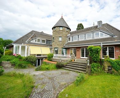 Issum-Sevelen: Familienanwesen – Wohnen u. Arbeiten unter einem Dach