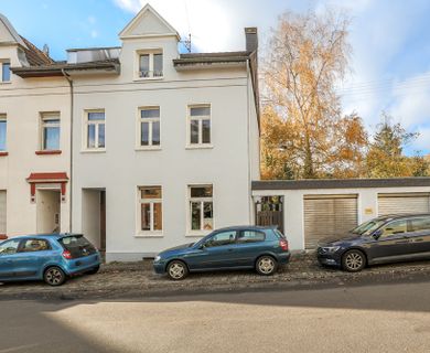 Küdinghoven: Charmantes Ein- bis Zweiparteienhaus mit Doppelgarage & Garten *provisionsfrei*