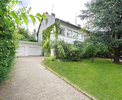 Großzügige Doppelhaushälfte für die Großfamilie in Ratingen-Lintorf!