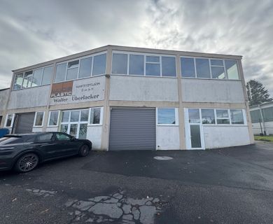 Großzügige Gewerbehalle mit 323 m² Nutzfläche, Büro und Sanitärbereich!