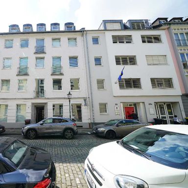 Düsseldorf-Carlstadt – Möblierte 2-Zimmer-Wohnung mit Aufzug und Balkon