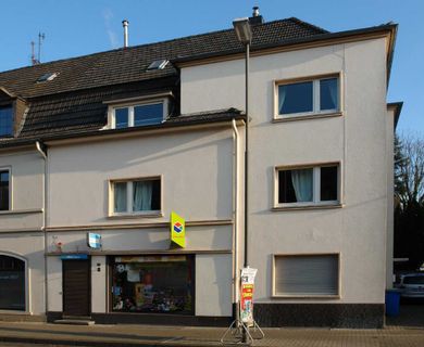 Sehr gepflegtes Wohn-/Geschäftshaus in Ratingen-Süd!