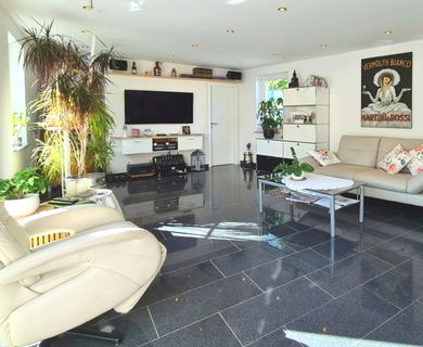 **RESERVIERT**Die perfekte Alternative zur Eigentumswohnung! Einfach unabhängig sein! Top-Ausstattung + Garage