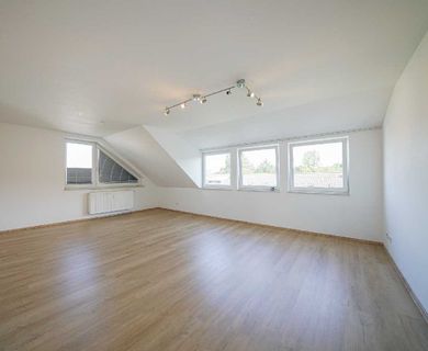 Geräumige Dachgeschosswohnung in schöner Lage von Ratingen-Ost