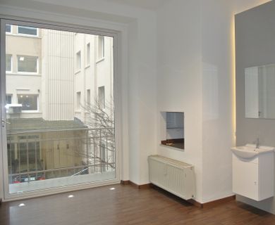 *PROVISIONSFREI* Perfekt für den Start! – ca. 16m² Bürofläche mit Balkon, Nähe Amtsgericht!