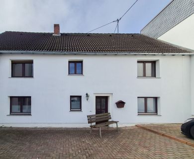 Gepflegtes Zweifamilienhaus in ruhiger Wohnlage nähe Asbach zu verkaufen!