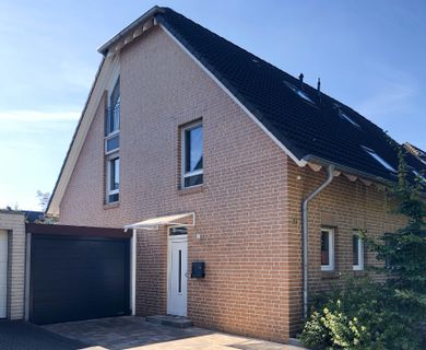 Gepflegte Doppelhaushälfte mit Garage und Garten-Sackgassenlage