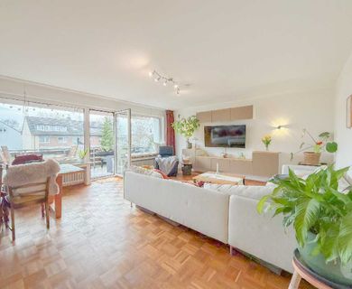 Ratingen-Ost: Großzügige 3-Zimmer-Wohnung mit Balkon und Stellplatz