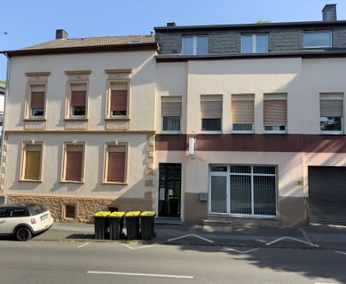 Gut geschnittene Etagenwohnung in Stadtnähe