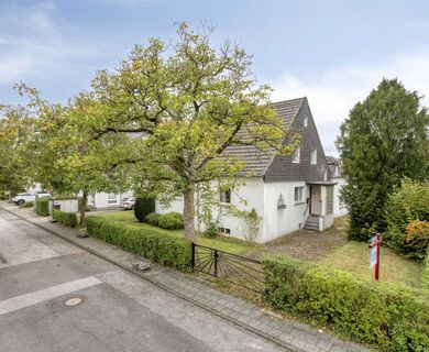 Großes Baugrundstück für ein Ein-/Mehrfamilienhaus in bester Lage Ratingen-Ost