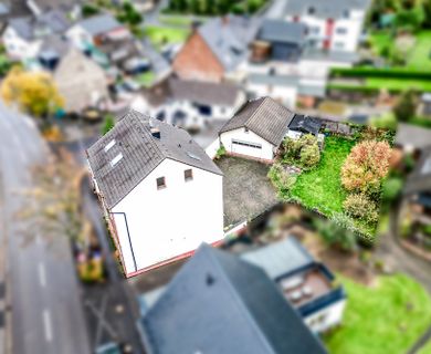 *Provisionsfrei* 5-Parteien-Haus in Königswinter-Heisterbacherrott