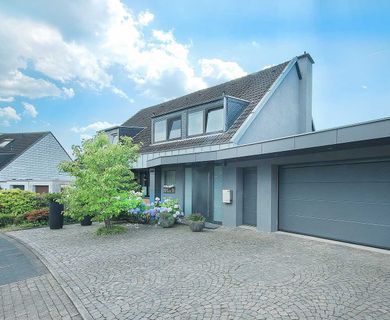 Traumhafte Doppelhaushälfte in Ratingen-Homberg mit großem Garten und Panoramaweitblick ins Grüne