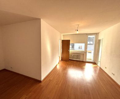 Düsseldorf-Unterbilk! Echt schöne 2-Zimmer-Wohnung mit Sonnenbalkon!