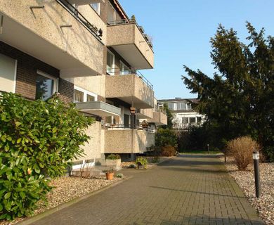 Familienfreundliche, moderne 4 Zi.-Eigentumswohnung mit Gartennutzung in Ratingen-Tiefenbroich!