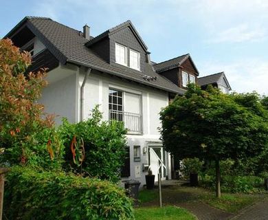 Einfamilienhaus mit exklusiver Ausstattung in Seenähe von Ratingen-Volkardey !