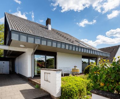 NEU: Beeindruckendes Architektenhaus + Einliegerwohnung in absolut ruhiger Lage