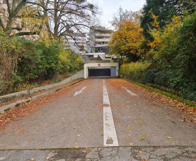 Tiefgaragenstellplatz in der City von GL-Bensberg