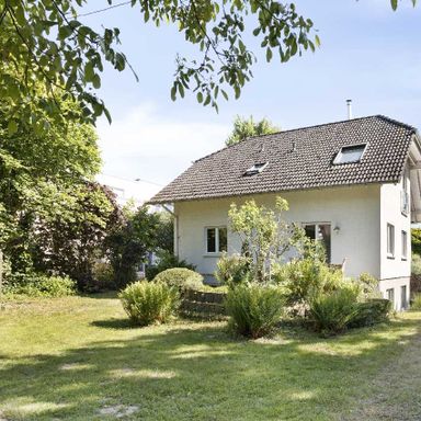 Zweifamilienhaus und Bungalow auf 2.412m² Traumgrundstück in Ratingen