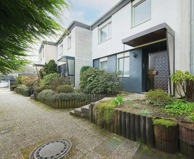 Ohne Käuferprovision! Geräumiges Einfamilienhaus mit Garten und Einzelgarage in Heiligenhaus-Oberilp