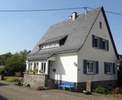 Modernisiertes Einfamilienhaus mit Garten und zusätzlichem Baugrundstück auf insgesamt ca. 1430 m²!